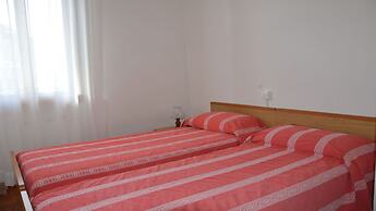 Spacious Apartment Close to the Beach - Beahost