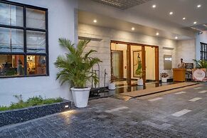 Golden Tulip Udaipur