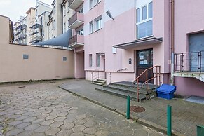Apartment With Two Balconies by Renters
