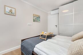 Apartment With Two Balconies by Renters