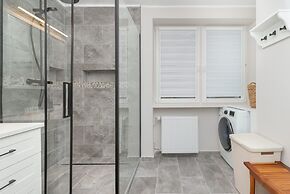 Apartment With Two Balconies by Renters