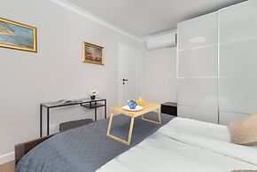 Apartment With Two Balconies by Renters