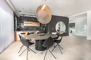 Luxury Villa del Sol