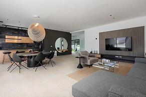 Luxury Villa del Sol