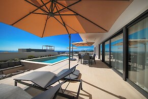 Luxury Villa del Sol