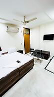 Roomshala 142 Bed Chamber South ex