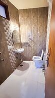 Roomshala 142 Bed Chamber South ex