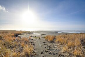 Oceanfront Moclips Retreat w/ Beach Access & View!