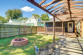 8 Mi to Louisville: New Albany Home w/ Grill!