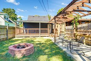 8 Mi to Louisville: New Albany Home w/ Grill!