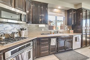 Indio Oasis w/ Heated Saltwater Pool + Hot Tub!