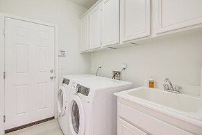 Indio Oasis w/ Heated Saltwater Pool + Hot Tub!