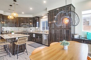 Indio Oasis w/ Heated Saltwater Pool + Hot Tub!