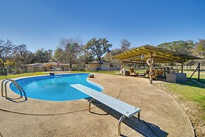 Cozy Bandera Cottage w/ Medina River Access!