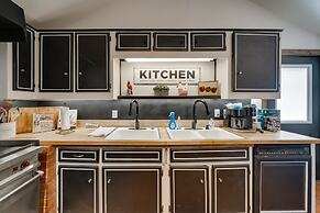 Quiet Bandera Country Home w/ Medina River Access!