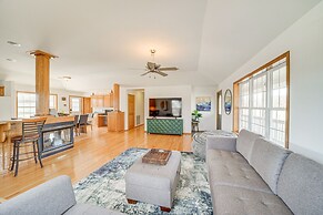 Game Room & Large Yard: Vinita Farmhouse!