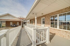 Game Room & Large Yard: Vinita Farmhouse!