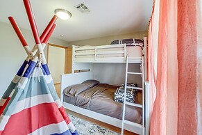 Game Room & Large Yard: Vinita Farmhouse!