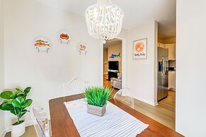Well-equipped Emerald Isle Townhome: Pets Welcome!