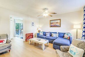 Well-equipped Emerald Isle Townhome: Pets Welcome!