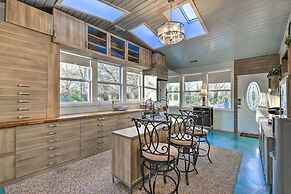 Sleek Fayetteville Home < 1 Mi to City Center