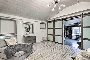 Sleek Fayetteville Home < 1 Mi to City Center