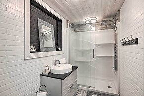 Sleek Fayetteville Home < 1 Mi to City Center