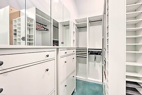 Sleek Fayetteville Home < 1 Mi to City Center