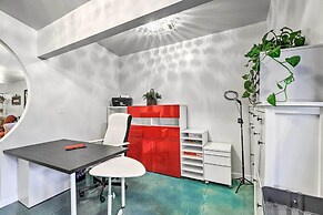 Sleek Fayetteville Home < 1 Mi to City Center