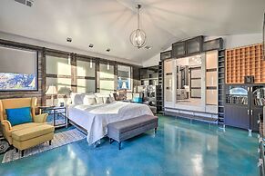 Sleek Fayetteville Home < 1 Mi to City Center