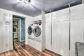 Sleek Fayetteville Home < 1 Mi to City Center