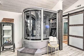 Sleek Fayetteville Home < 1 Mi to City Center