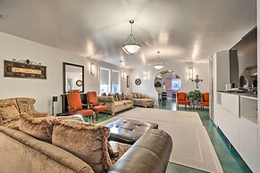 Sleek Fayetteville Home < 1 Mi to City Center