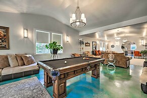 Sleek Fayetteville Home < 1 Mi to City Center