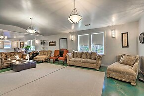 Sleek Fayetteville Home < 1 Mi to City Center