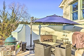 Sleek Fayetteville Home < 1 Mi to City Center