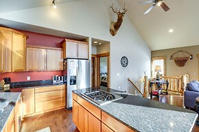 Lead Cabin Rental w/ Private Hot Tub & Game Room!