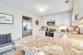 Bright Helen Cottage: Walk to Town!