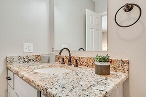 Bright Helen Cottage: Walk to Town!