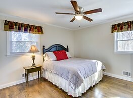 Lake Hartwell Retreat w/ Deck & Private Dock!