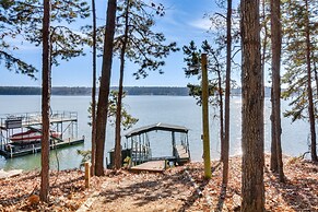 Lake Hartwell Retreat w/ Deck & Private Dock!