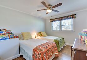 Lake Hartwell Retreat w/ Deck & Private Dock!