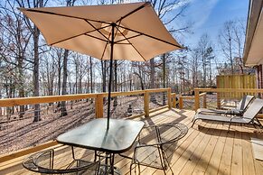 Lake Hartwell Retreat w/ Deck & Private Dock!