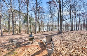 Lake Hartwell Retreat w/ Deck & Private Dock!