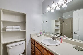 Rogers Vacation Home w/ Yard: 5 Mi to Bentonville