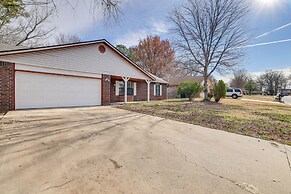 Rogers Vacation Home w/ Yard: 5 Mi to Bentonville