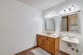 Rogers Vacation Home w/ Yard: 5 Mi to Bentonville