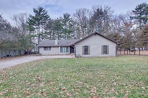 Versatile Castle Rock Lake Home With Fire Pit!