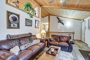 Versatile Castle Rock Lake Home With Fire Pit!