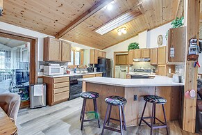 Versatile Castle Rock Lake Home With Fire Pit!